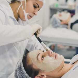 Curso de limpeza de pele com protocolos faciais