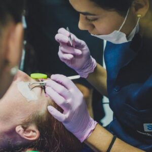 Curso de extensão de cílios fio a fio