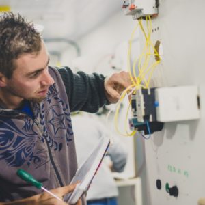 Eletricista predial, residencial e industrial com NR 10