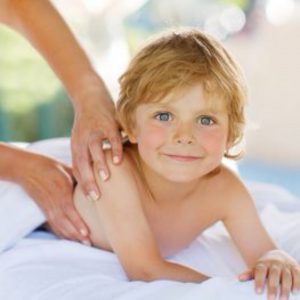 Massagem infantil – toque de borboleta VIP