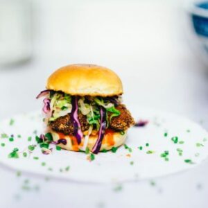 Hambúrguer artesanal e molhos VIP